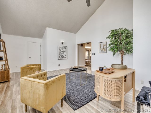 10502 S Quebec Avenue, Tulsa, OK 74137