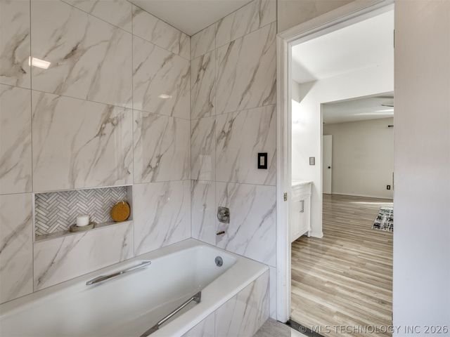 10502 S Quebec Avenue, Tulsa, OK 74137