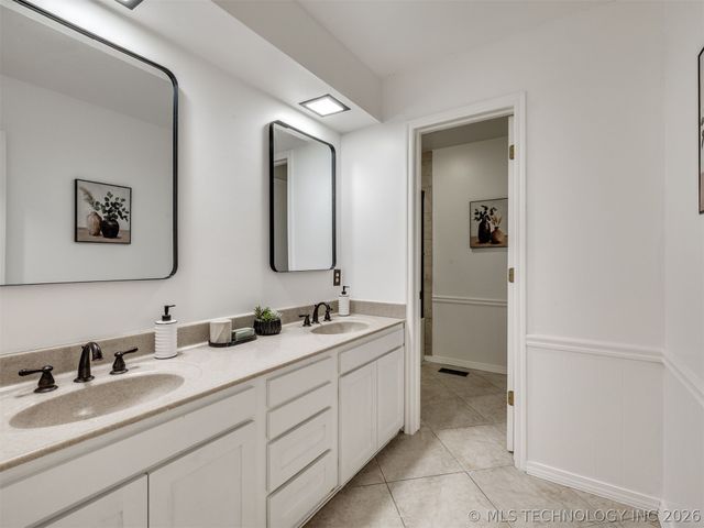 10502 S Quebec Avenue, Tulsa, OK 74137