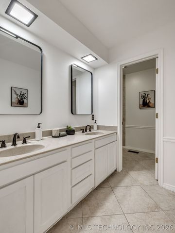 10502 S Quebec Avenue, Tulsa, OK 74137