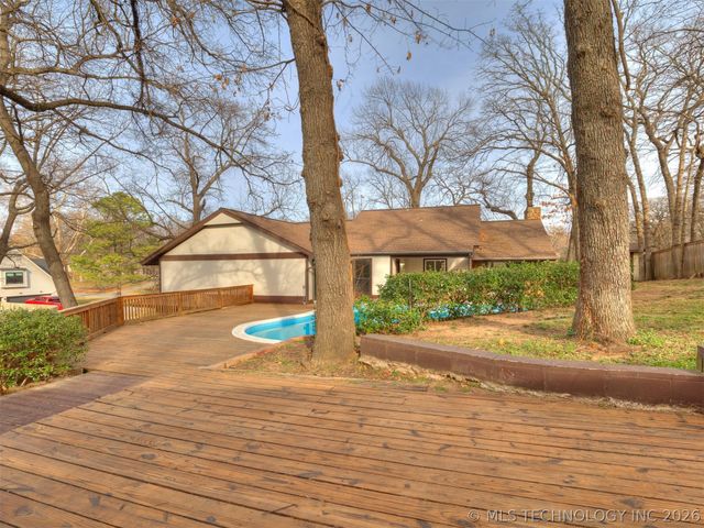 10502 S Quebec Avenue, Tulsa, OK 74137