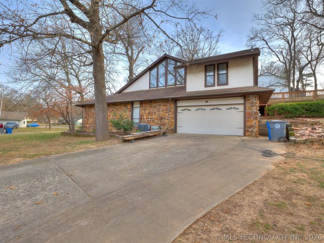 10502 S Quebec Avenue, Tulsa, OK 74137