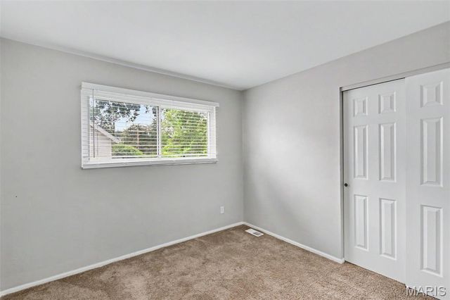 5172 Priorybrook Road, Black Jack, MO 63033