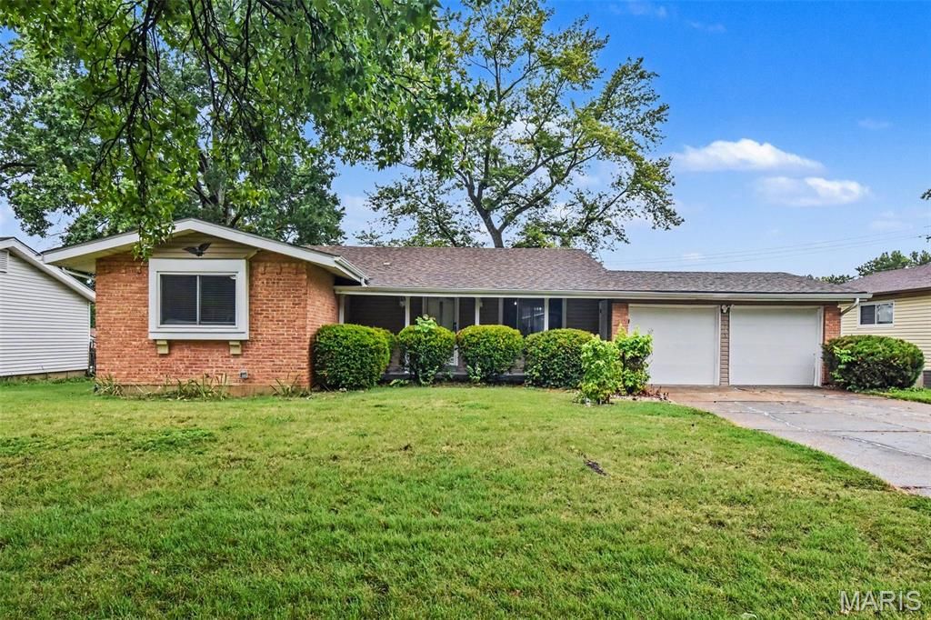 5172 Priorybrook Road, Black Jack, MO 63033