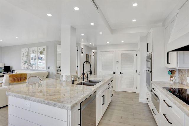 1149 Hillsboro Mile 112, Hillsboro Beach, FL 33062