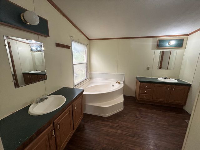 137 Neely Trail, Gainesville, TX 76240