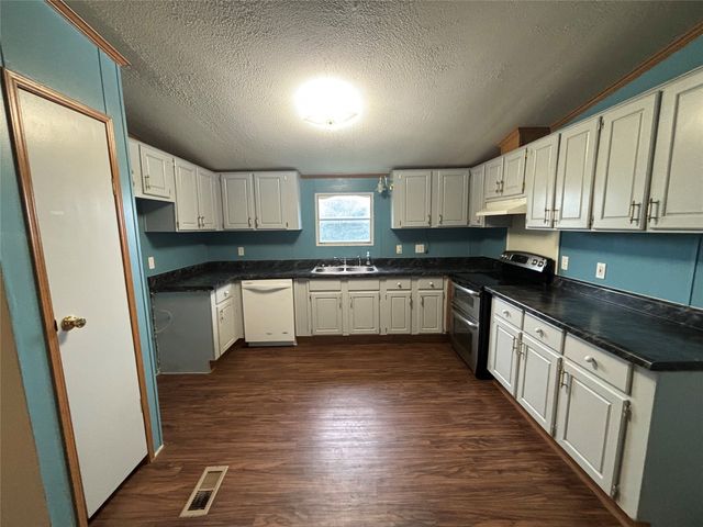 137 Neely Trail, Gainesville, TX 76240