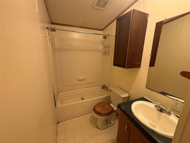 137 Neely Trail, Gainesville, TX 76240