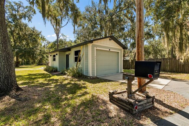 2321 WOOTEN ROAD, Dover, FL 33527