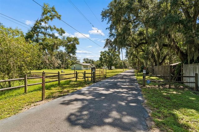 2321 WOOTEN ROAD, Dover, FL 33527