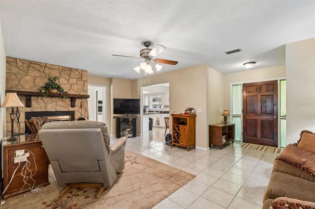 2321 WOOTEN ROAD, Dover, FL 33527