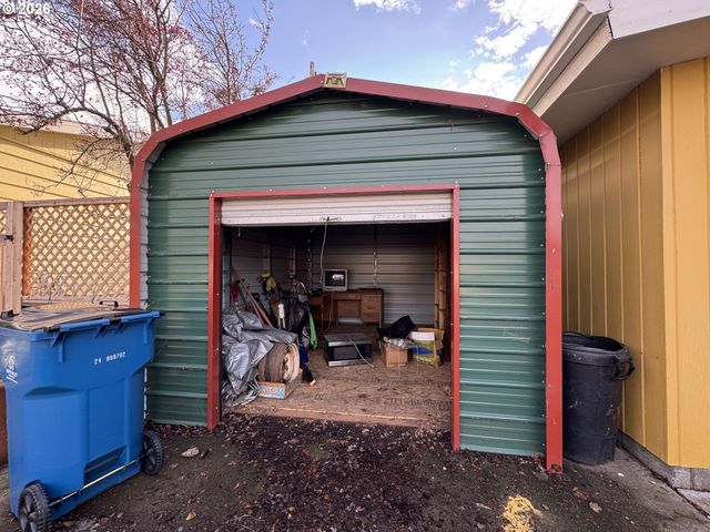 702 ELM Dr, Goldendale, WA 98620