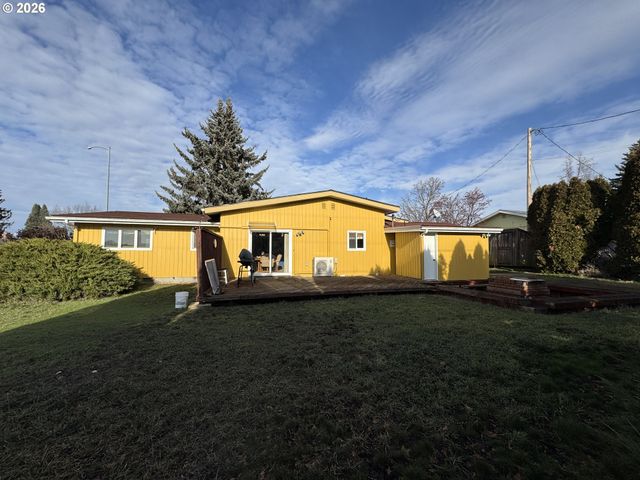 702 ELM Dr, Goldendale, WA 98620