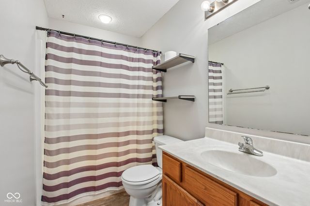 5812 Wooden Branch, Indianapolis, IN 46221