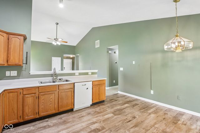 5812 Wooden Branch, Indianapolis, IN 46221