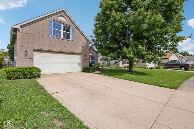 5812 Wooden Branch, Indianapolis, IN 46221