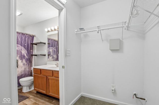 5812 Wooden Branch, Indianapolis, IN 46221