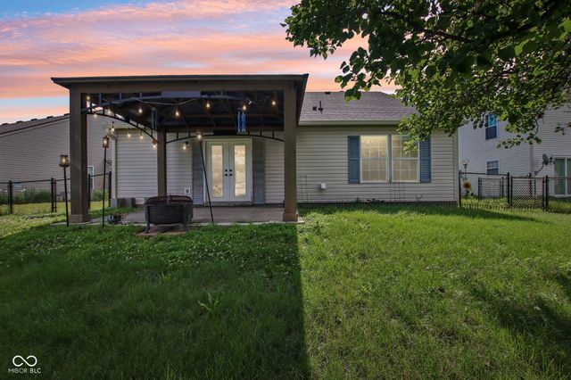 5812 Wooden Branch, Indianapolis, IN 46221