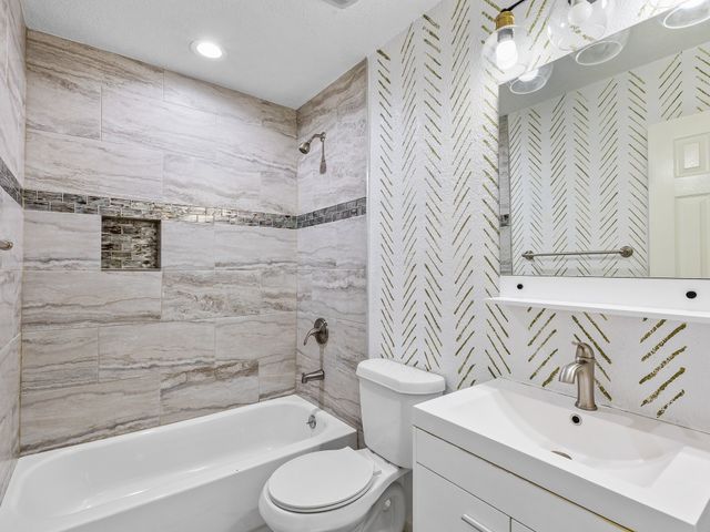 1400 Meadowcrest Drive, Plano, TX 75075