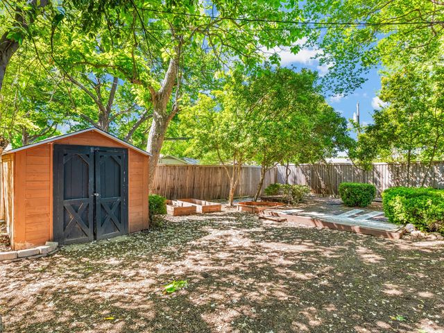 1400 Meadowcrest Drive, Plano, TX 75075