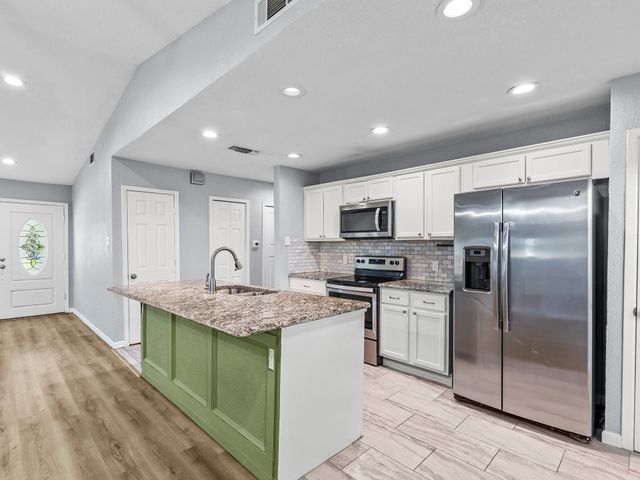 1400 Meadowcrest Drive, Plano, TX 75075