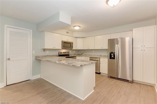 1041 Angler LN, Virginia Beach, VA 23451