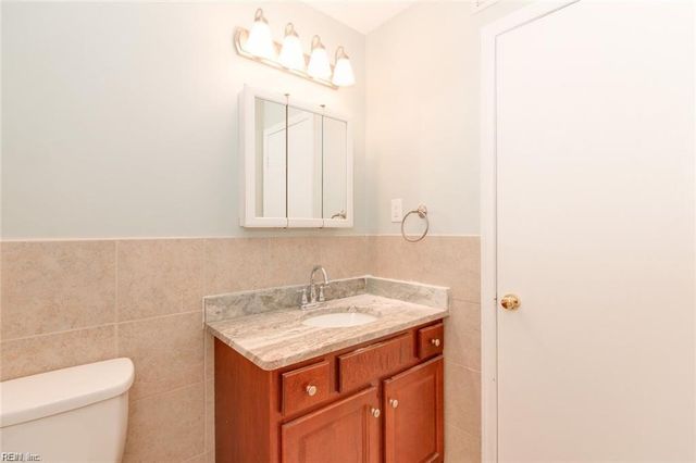 1041 Angler LN, Virginia Beach, VA 23451