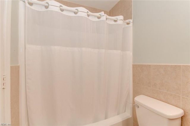 1041 Angler LN, Virginia Beach, VA 23451