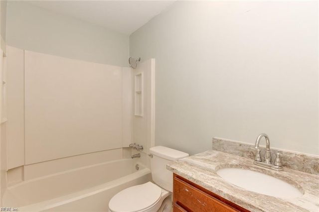 1041 Angler LN, Virginia Beach, VA 23451