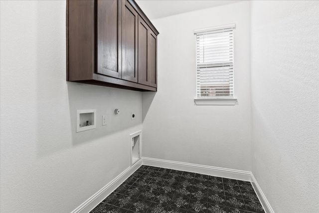 208 Bristol Lane, Azle, TX 76020