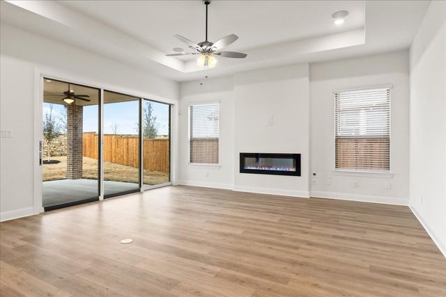 208 Bristol Lane, Azle, TX 76020