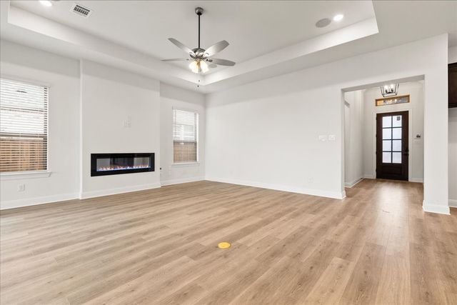 208 Bristol Lane, Azle, TX 76020