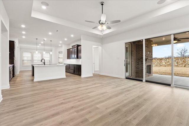 208 Bristol Lane, Azle, TX 76020