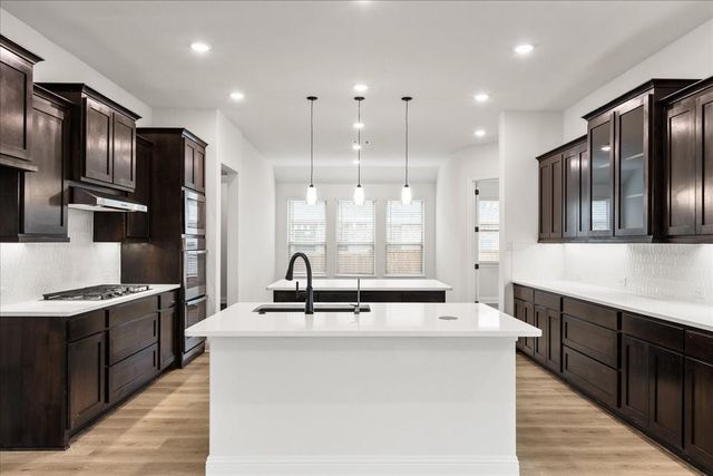 208 Bristol Lane, Azle, TX 76020