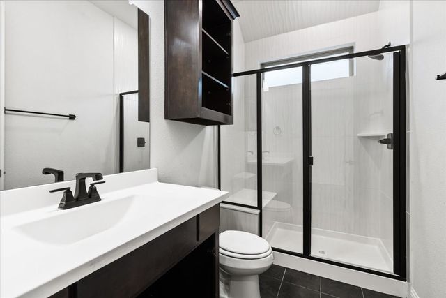 208 Bristol Lane, Azle, TX 76020