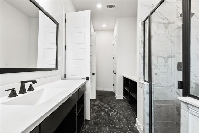 208 Bristol Lane, Azle, TX 76020