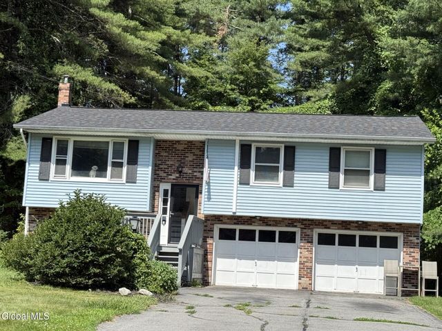 35 San Luis Road, Northumberland, NY 12831