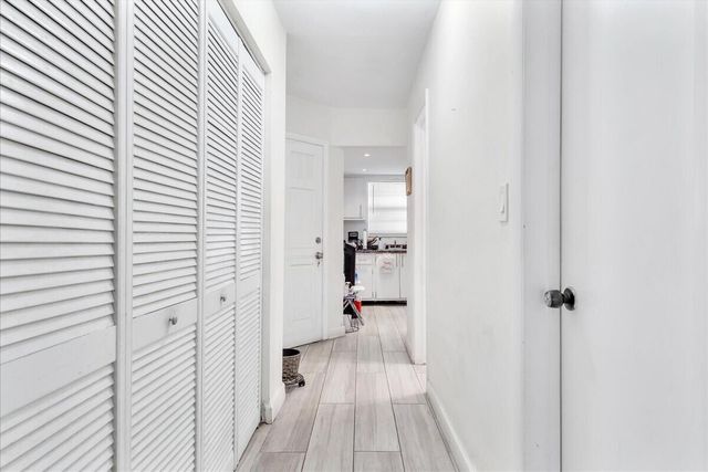 18801 NE 2ND Avenue 1005, Miami, FL 33179