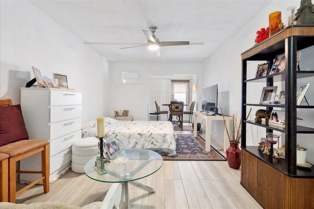 18801 NE 2ND Avenue 1005, Miami, FL 33179