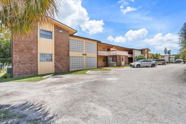 18801 NE 2ND Avenue 1005, Miami, FL 33179