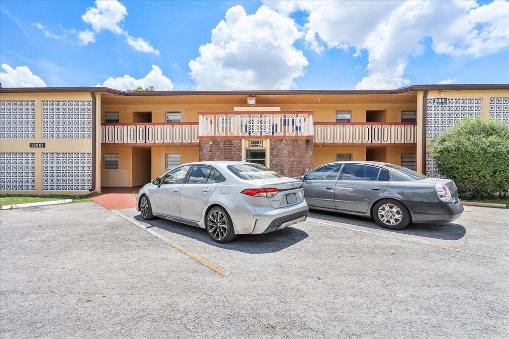 18801 NE 2ND Avenue 1005, Miami, FL 33179
