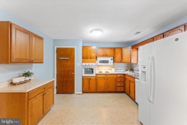 6548 WINDHAM AVE, Alexandria, VA 22315