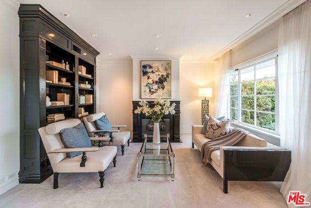 807 N Crescent Drive, Beverly Hills, CA 90210