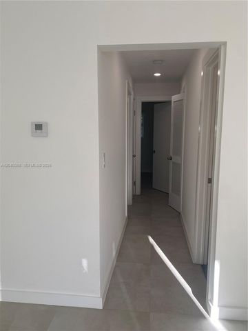 2011 NE 167th St 9, North Miami Beach, FL 33162
