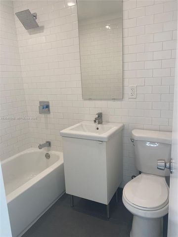 2011 NE 167th St 9, North Miami Beach, FL 33162