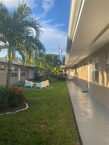 2011 NE 167th St 9, North Miami Beach, FL 33162