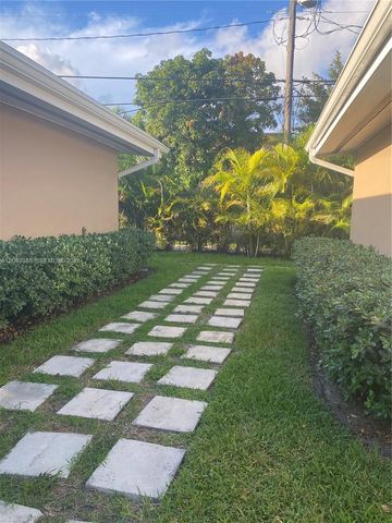 2011 NE 167th St 9, North Miami Beach, FL 33162