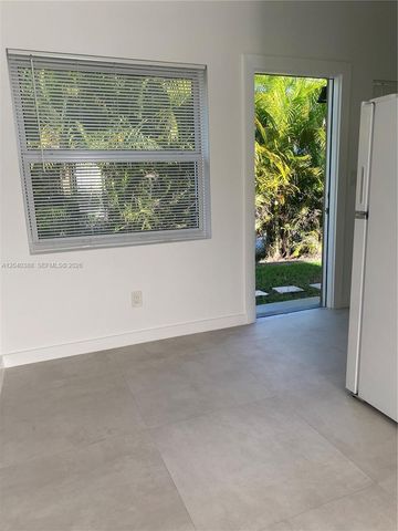 2011 NE 167th St 9, North Miami Beach, FL 33162