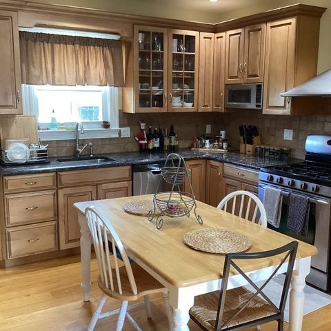 9 Pearl St 2, Wakefield, MA 01880