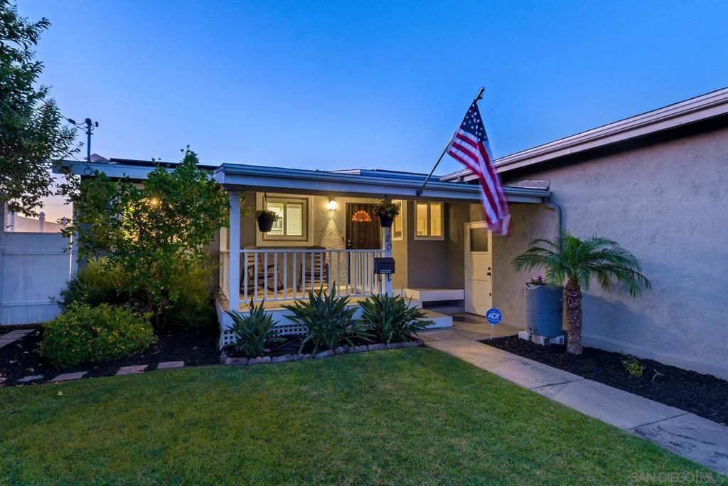 Image 5 of property listing at 2180 Iris Ave, San Diego, CA 92154